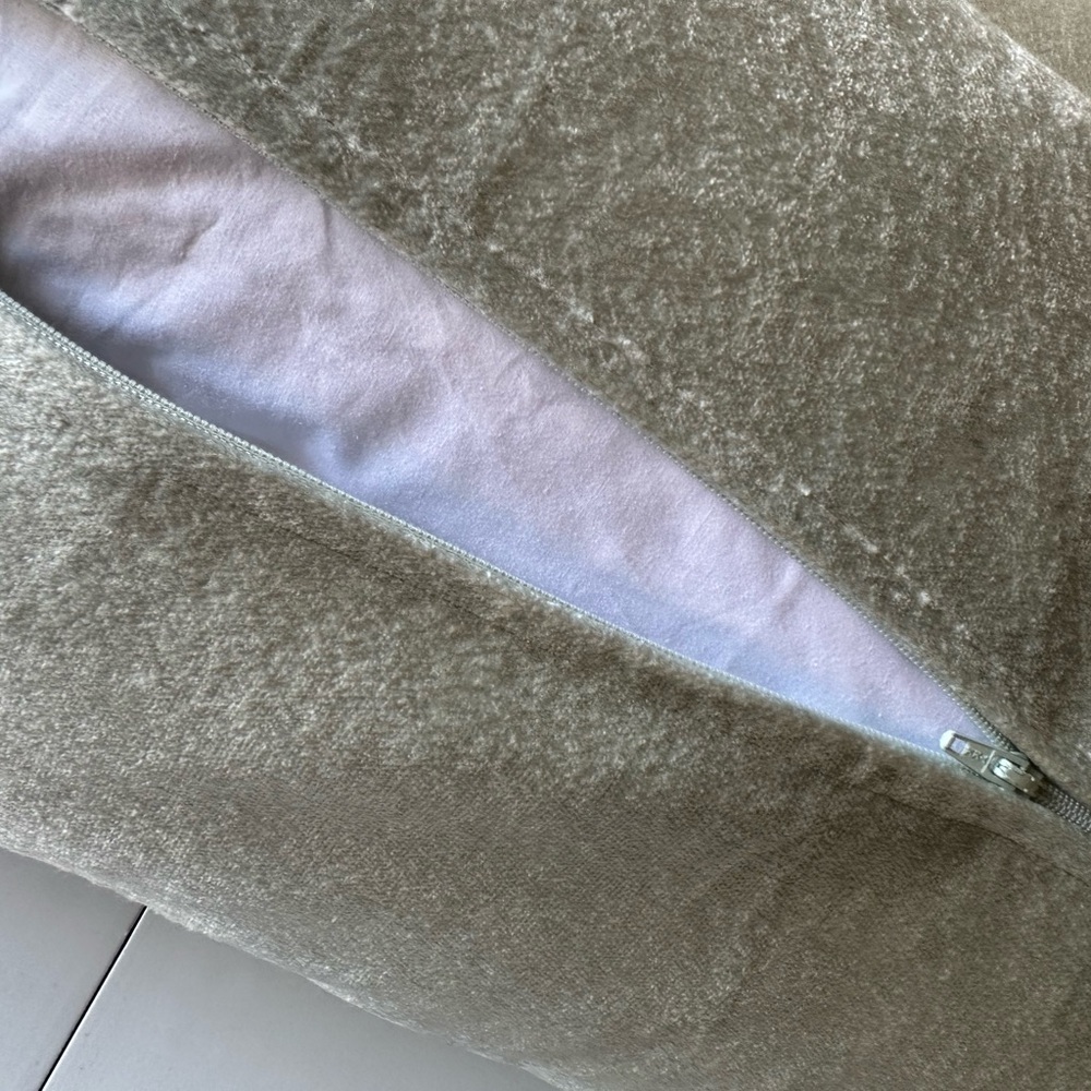 NWT 2 Set Callisto Home Collection Beeded Design Decorative Lumbar Pillow - Picture 10 of 13